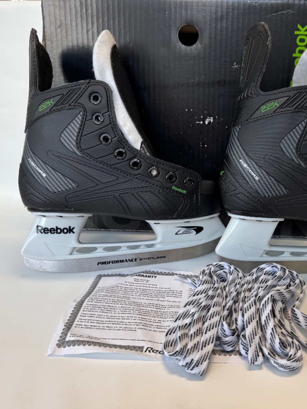 Youth Ice Hockey Skates Reebok 22K JR Ribcore Steel Blade Size 1 D